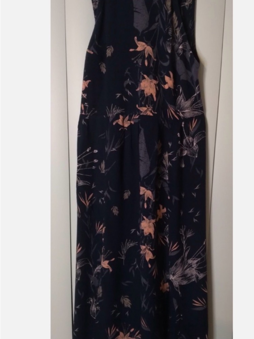 ROXY Midi length Dress. Lace up back. Side zipper. Size Small - Picture 8 of 9